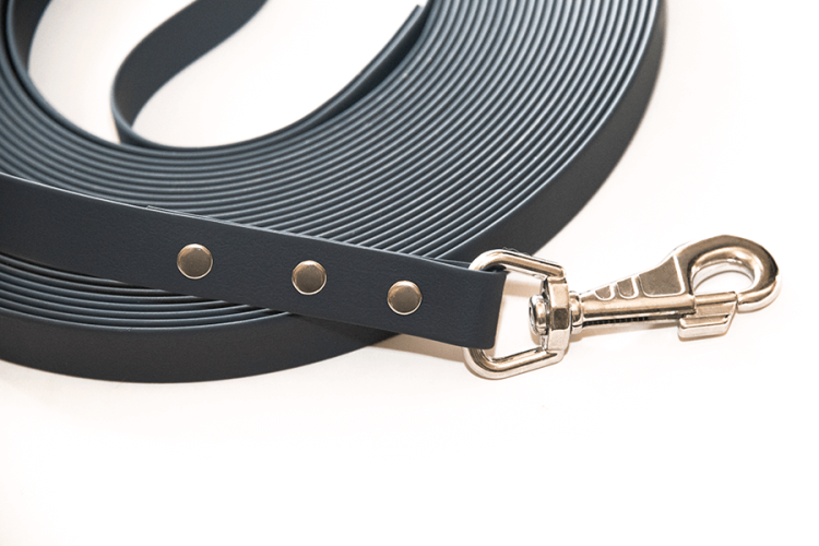 Psia-Pasja-otok-linka-biotan-tasma-20 mm-szaroniebieski-karabinek-tlokowy.png